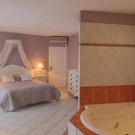 Villa De 180m3 Avec La Superbe Vue Climatisation Chiens Acceptes Connaux